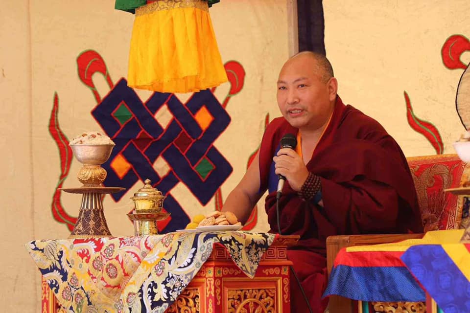 34 Менри Тризин Ринпоче