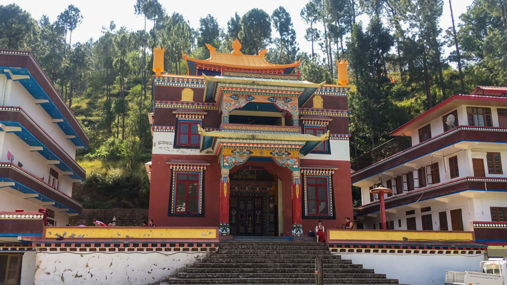 Ратна Менлинг женский монастырь