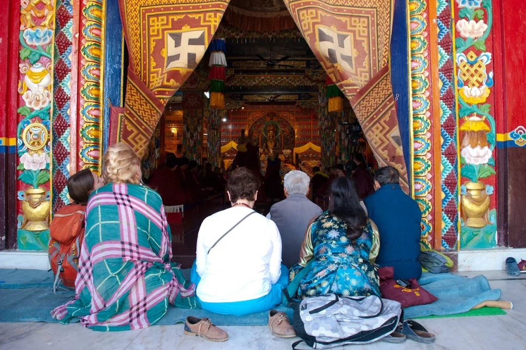 монастырь, менри, индия монастырь, менри, индия