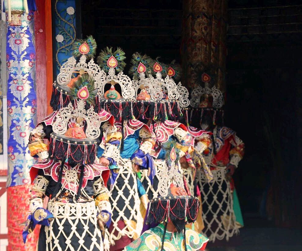 Священный танец в рамках подготовки к Лосару