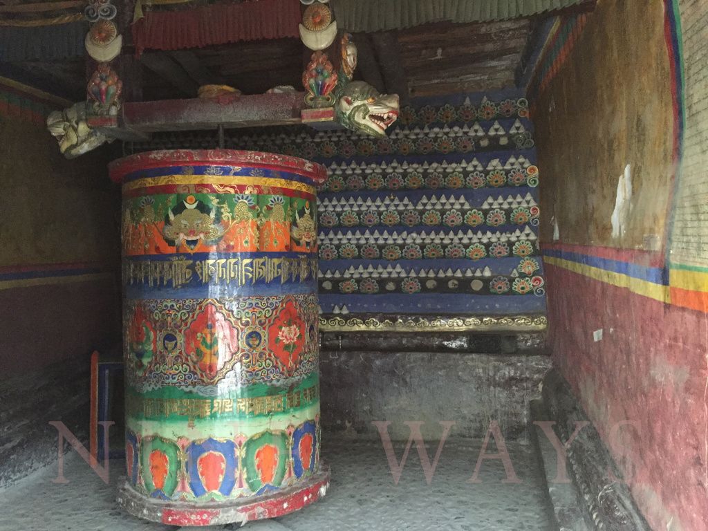 Молитвенный барабан Бон