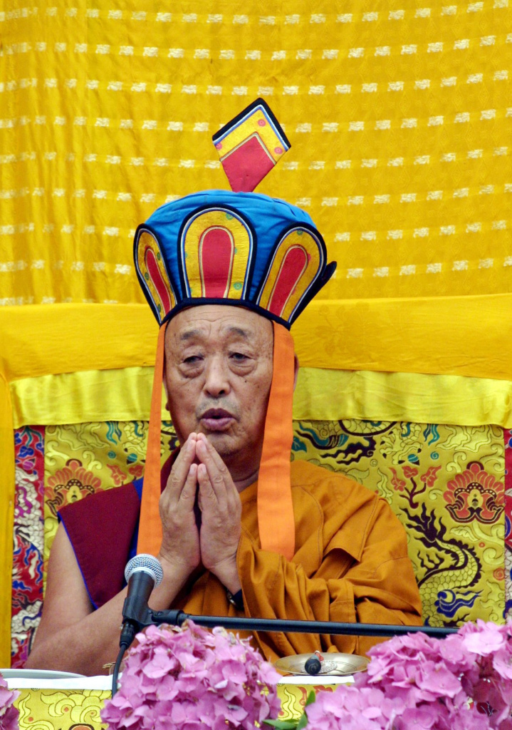 Его Святейшество 33-й Менри Тризин Лунгток Тенпай Ньима Ринпоче