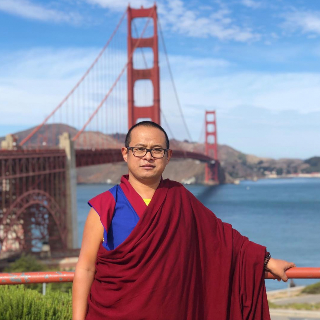 Три Юнгдрунг лама Бон